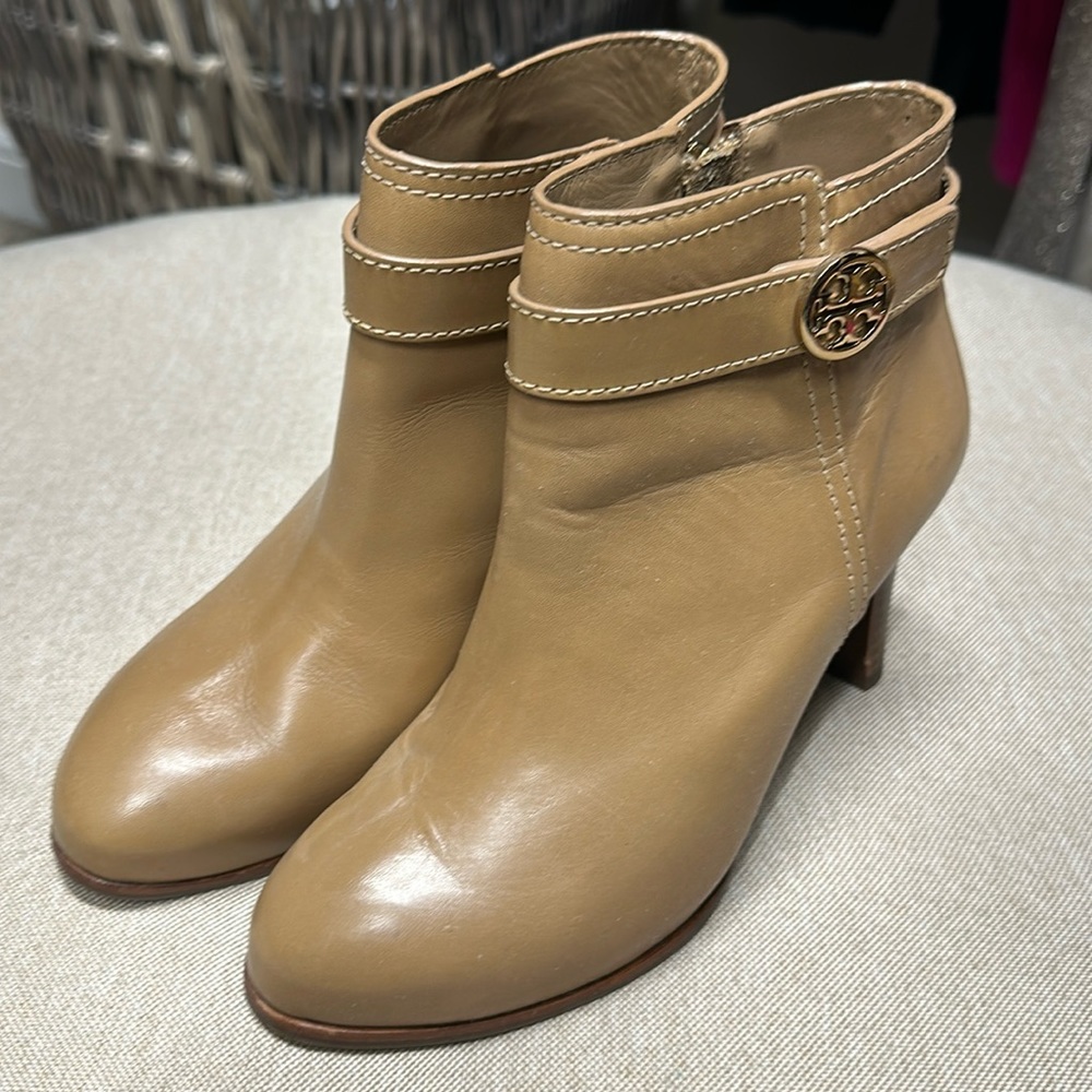 Tory Burch Tan Ankle booties size 6.5
